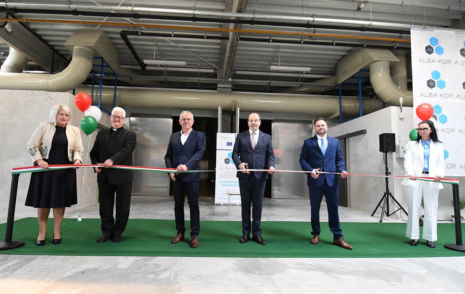 Átadták az Alba-Kor Kft. új üzemcsarnokát Fehérváron